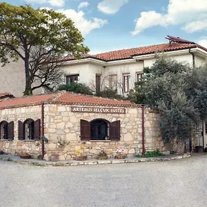 Artemis Hotel
